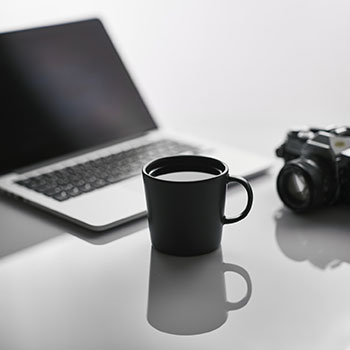 开云网址入口-“足球智者”：某某教练解读战术变革心得，足球技战术训练全书